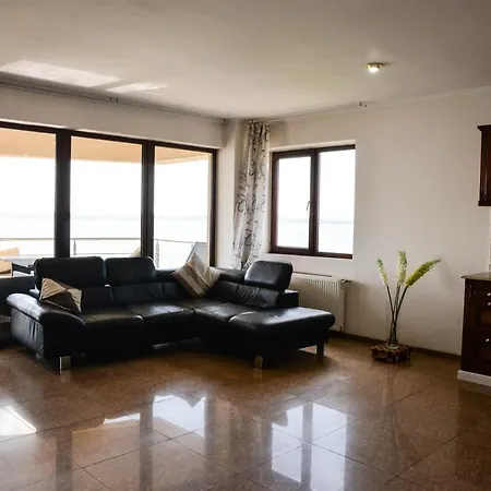 Apartament 3 Camere Regent Lake View Vega Mamaia Apartmán